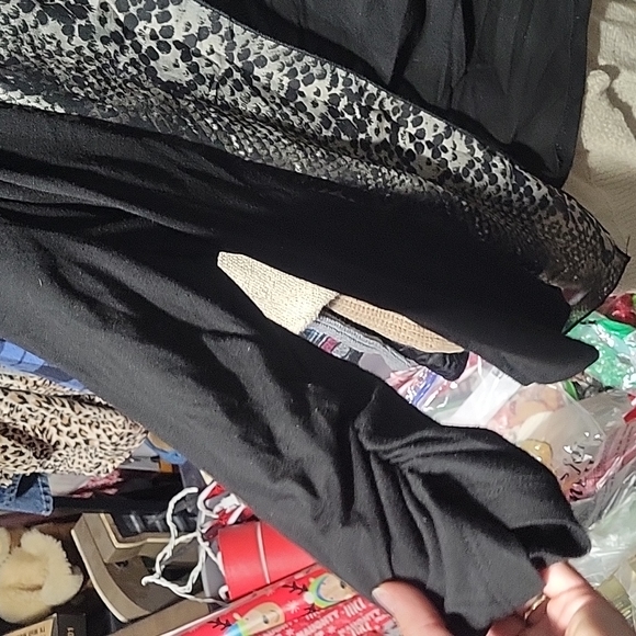 Shaw, large, snake print , flowy - Picture 2 of 6